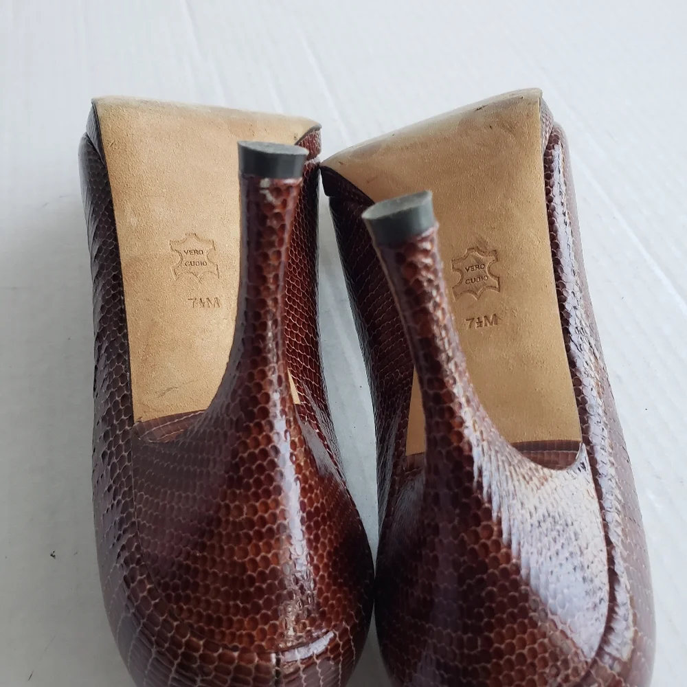 Via spiga croc leather heels size 7.5M